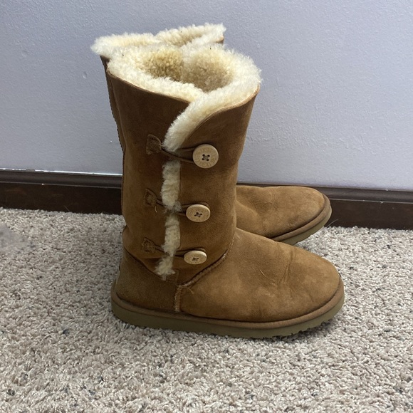 UGG Bailey Button Triple ll Boot - Picture 4 of 4